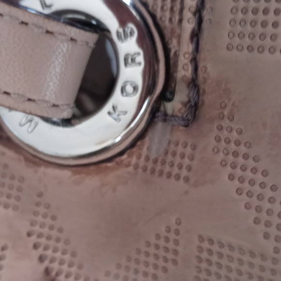 Michael Kors shiney gold bag - Picture 6 of 14